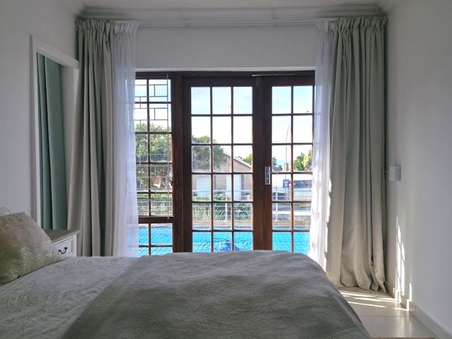 3 Bedroom Property for Sale in Wavecrest Eastern Cape